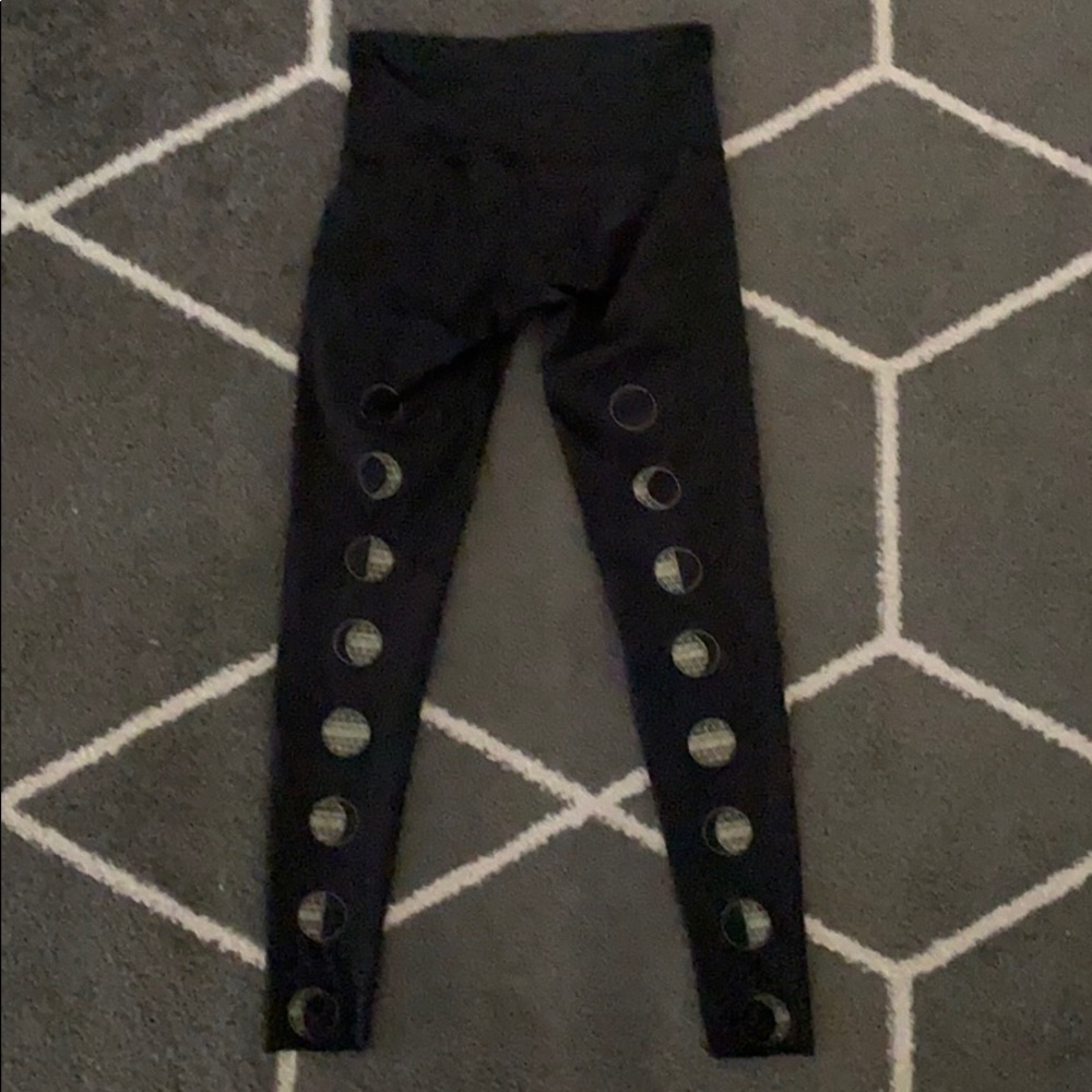 TEEKI BLACK LUNAR LEGGING 🌙🤍🌸